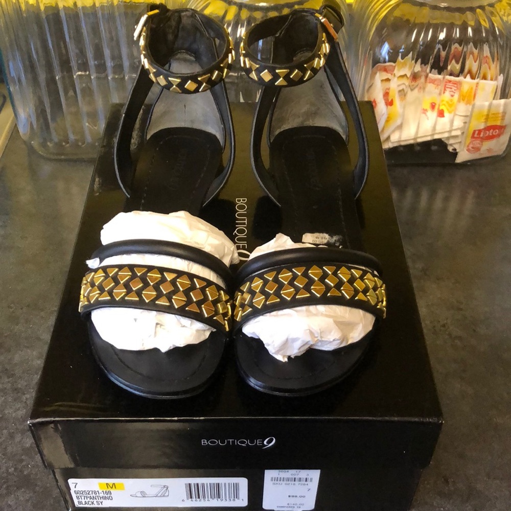 Woman shoes